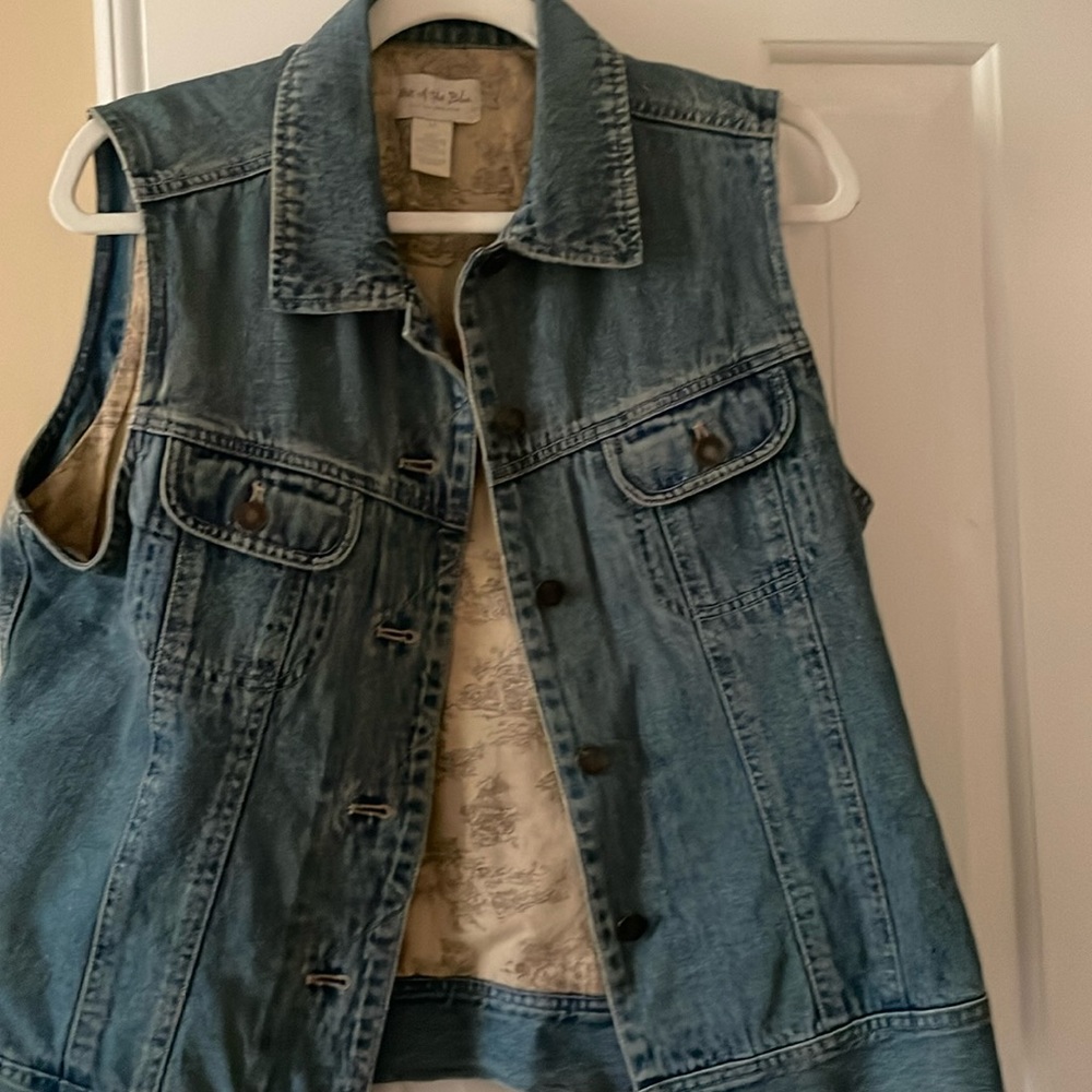 Blue Jean vest with tool lining.